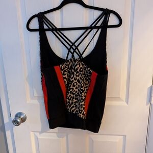 NY&Co Sport Top in Leopard/Red XL